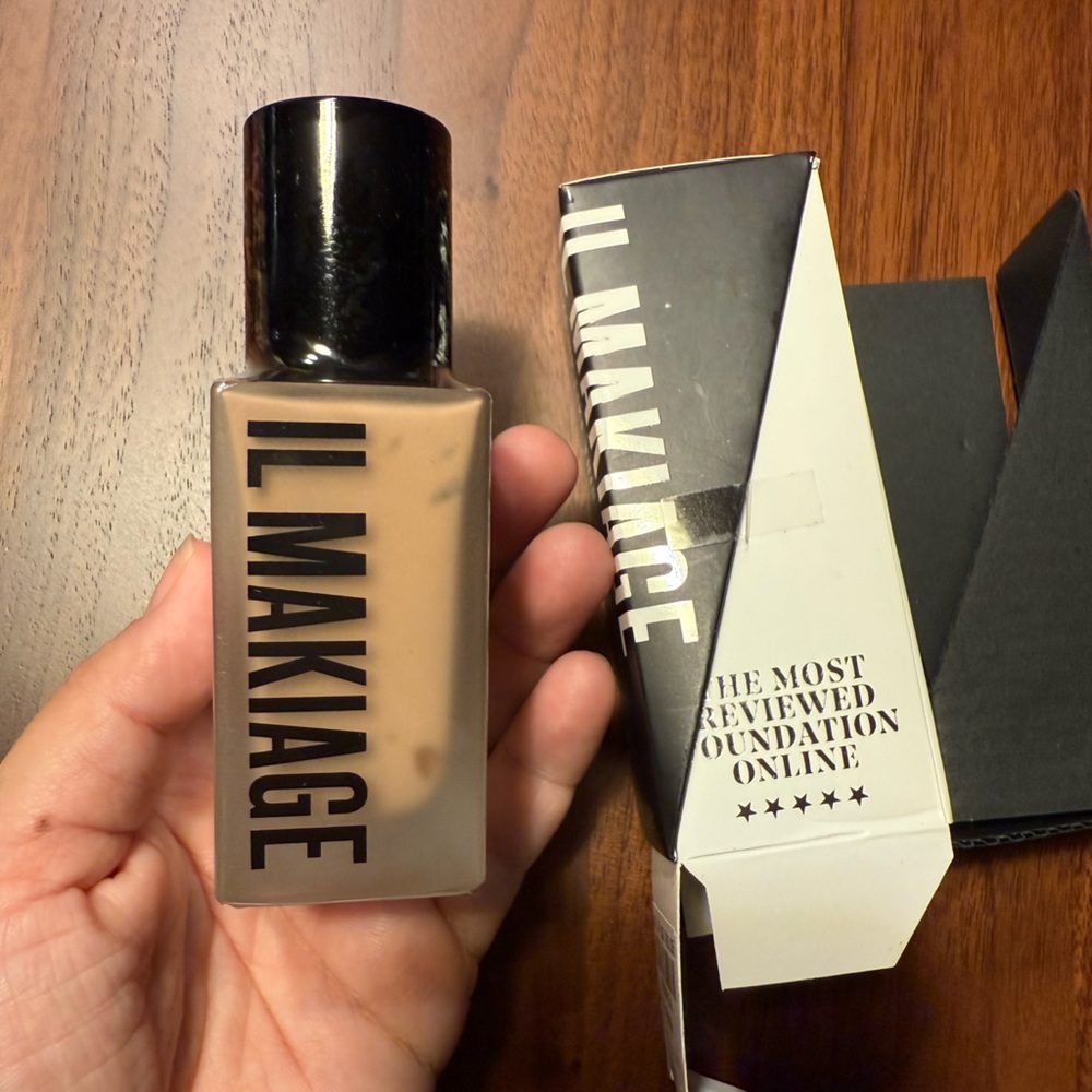 IL MAKIAGE Foundation - Beige Tone 035 - 1oz